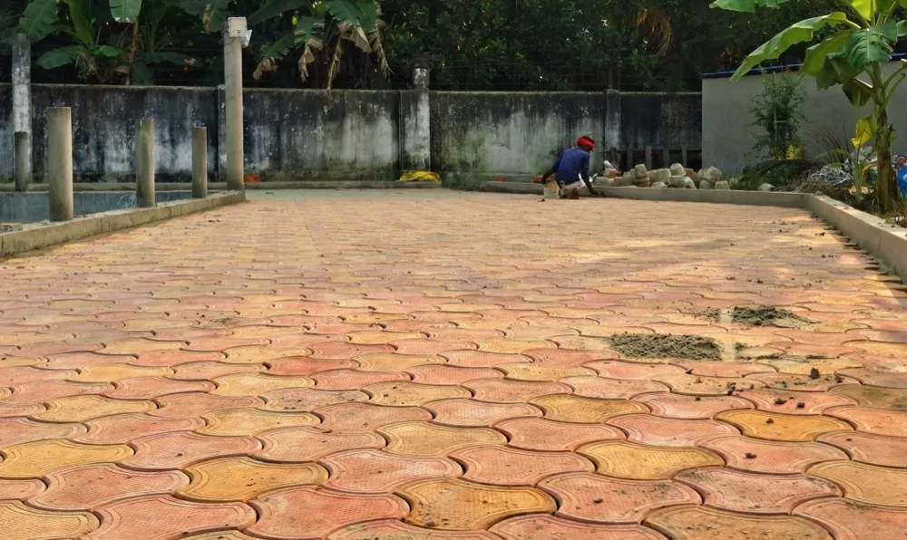 Industrial factory driveway paving block layout with high load capacity